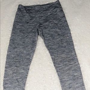 american eagle grey cropped leggings